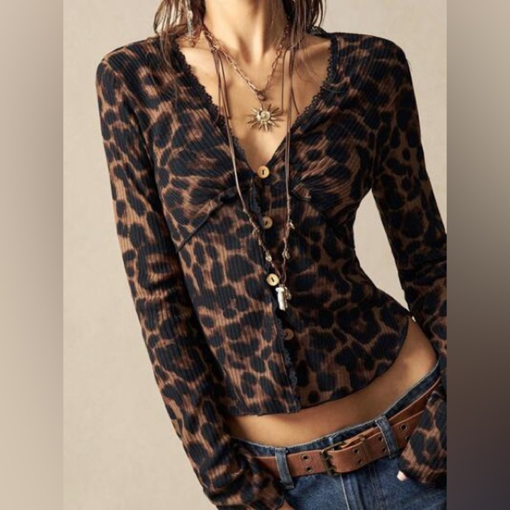 SHEIN Ribbed Knit Plunge Neck Lace-Trim Leopard Buttoned Top Long Sleeve Blouse